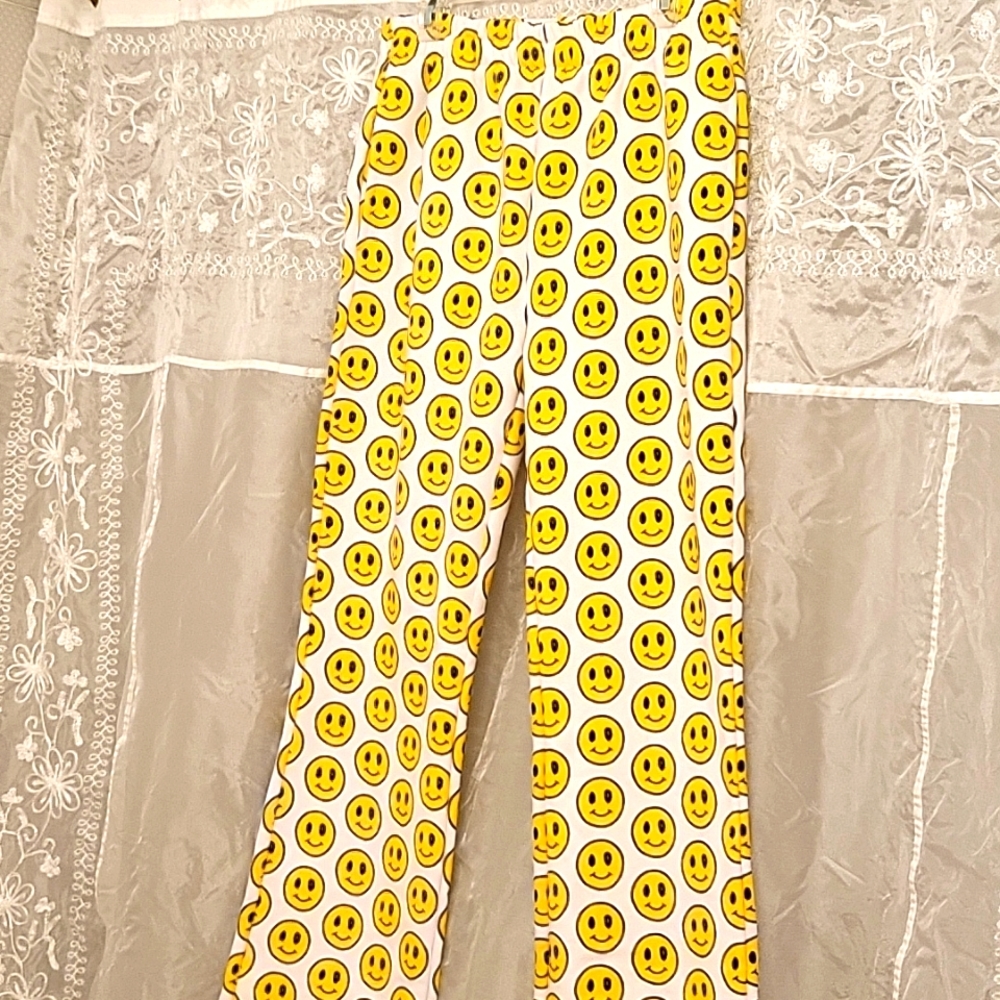NEW Happy Pants! White & Yellow happy faces. Soft fleece, boot cut, POCKETS! L